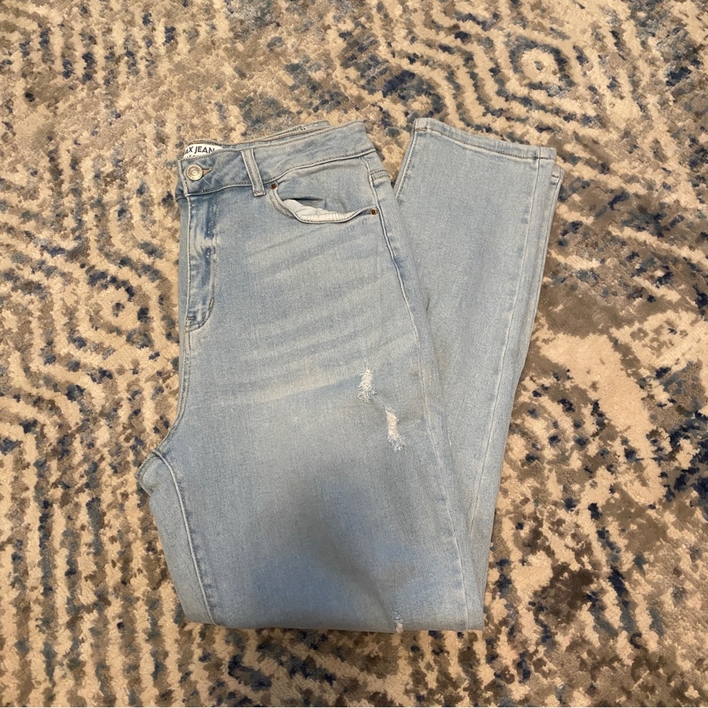 Distressed Mom Jean